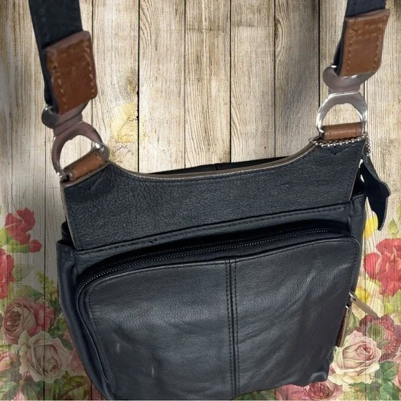 Carroll Collection Black Brown Leather Crossbody Bag - Picture 10 of 16